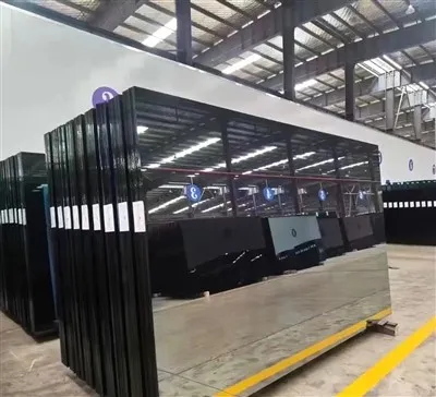 Kaca Reflektif Abu-abu Gelap