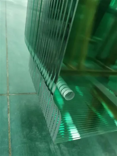 Pengeboran Kaca Tempered